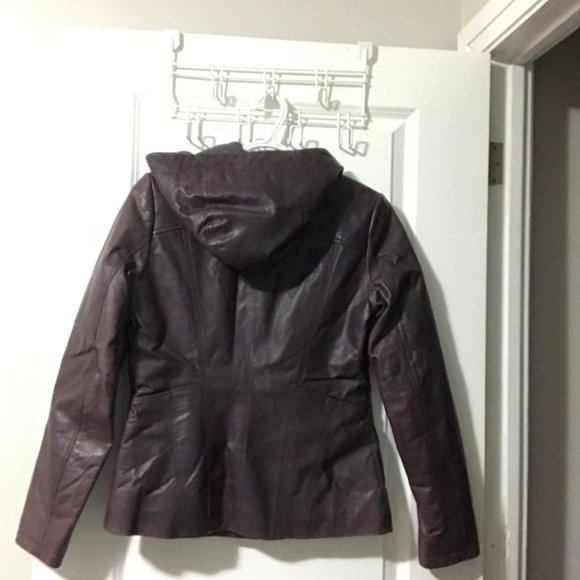 BRAND NEW $400 Danier Leather Jacket - Picture 2 of 4